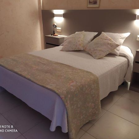 Apartamentos De Uso Turistico Fontina - Playa Montalvo - Sanxenx0 -Pontevedra سانكسينكسو المظهر الخارجي الصورة