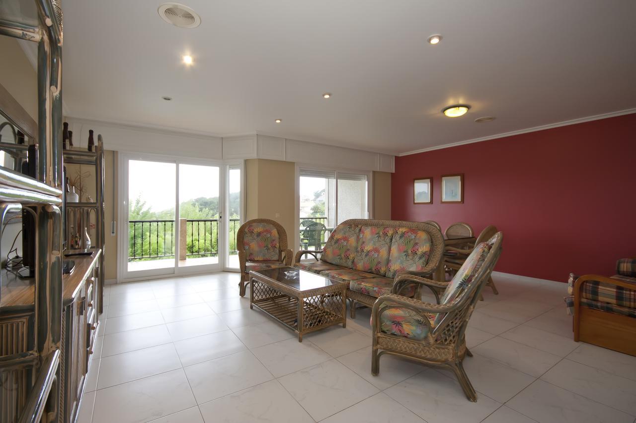 Apartamentos De Uso Turistico Fontina - Playa Montalvo - Sanxenx0 -Pontevedra سانكسينكسو المظهر الخارجي الصورة