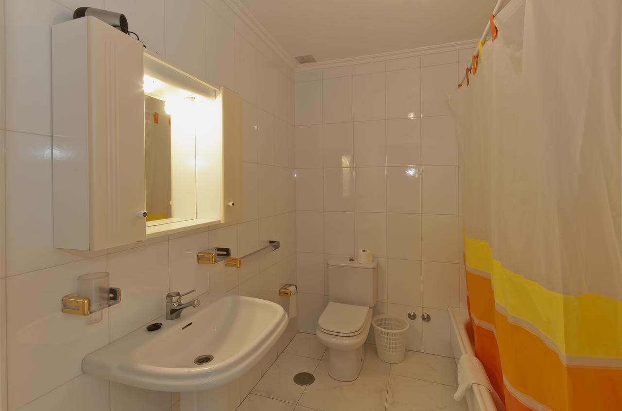 Apartamentos De Uso Turistico Fontina - Playa Montalvo - Sanxenx0 -Pontevedra سانكسينكسو المظهر الخارجي الصورة