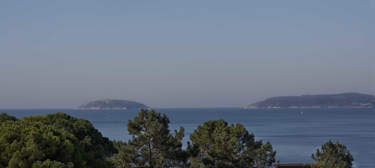 Apartamentos De Uso Turistico Fontina - Playa Montalvo - Sanxenx0 -Pontevedra سانكسينكسو المظهر الخارجي الصورة